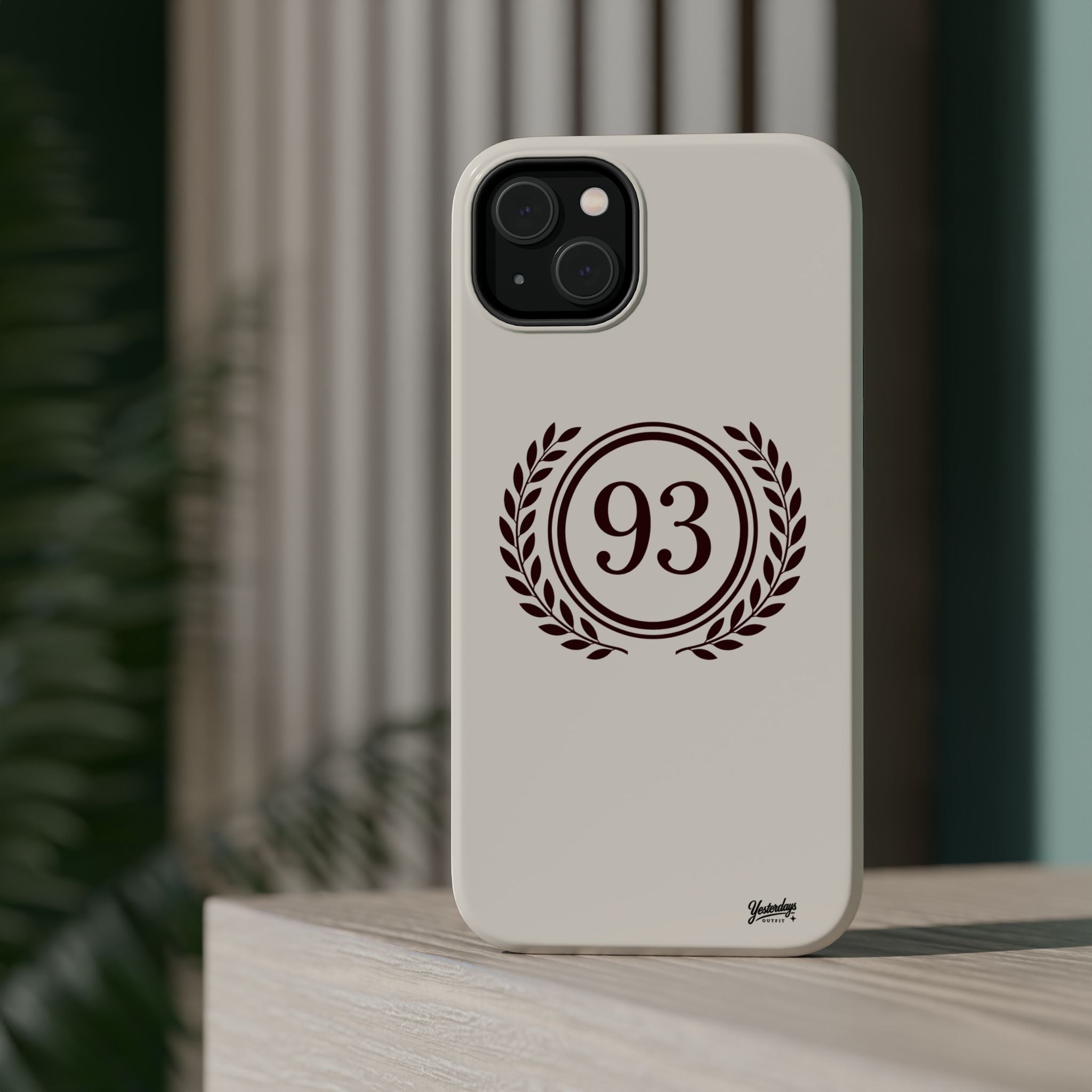 Laurel Wreath 93 Circle Phone Case | Magnetic Impact-Resistant Case