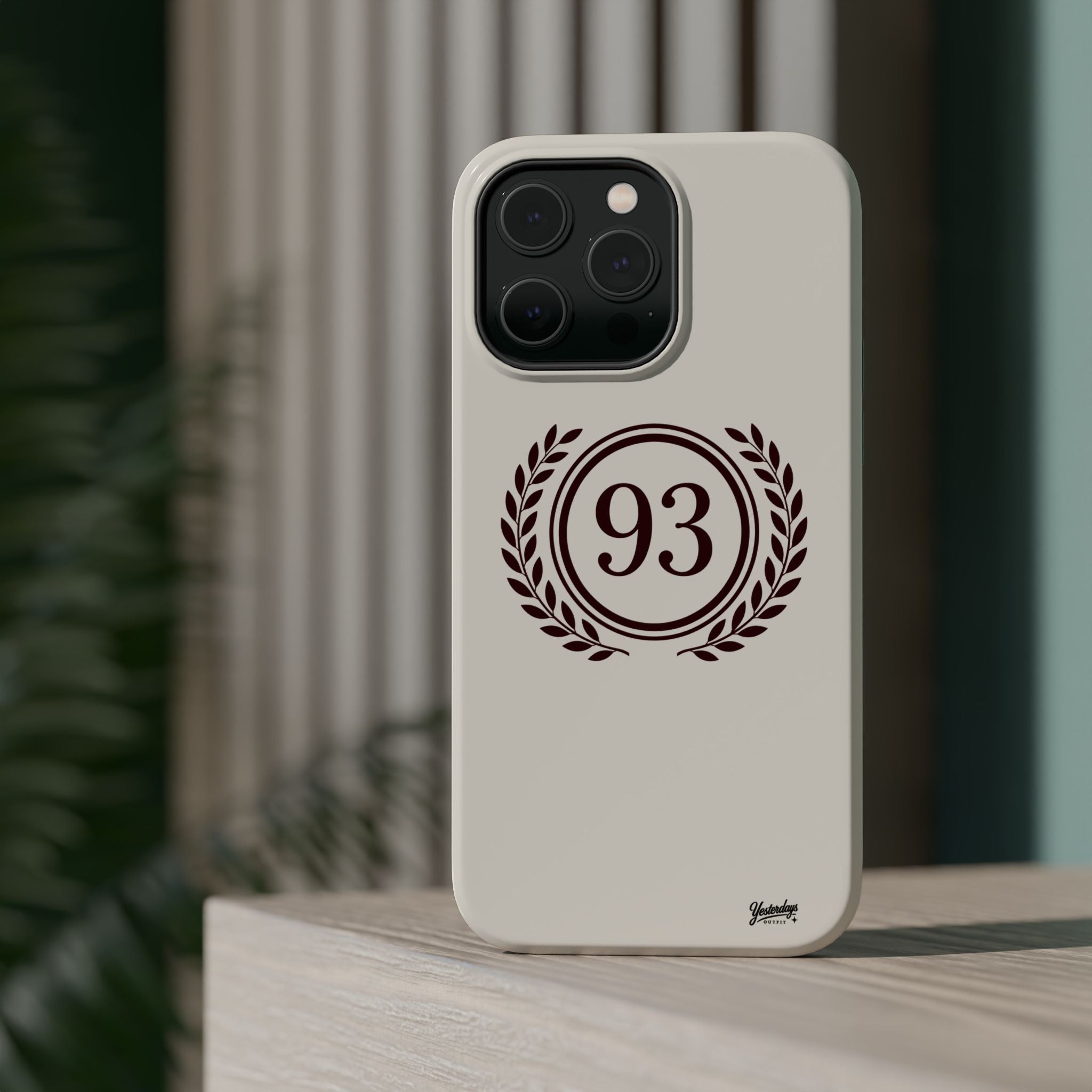 Laurel Wreath 93 Circle Phone Case | Magnetic Impact-Resistant Case