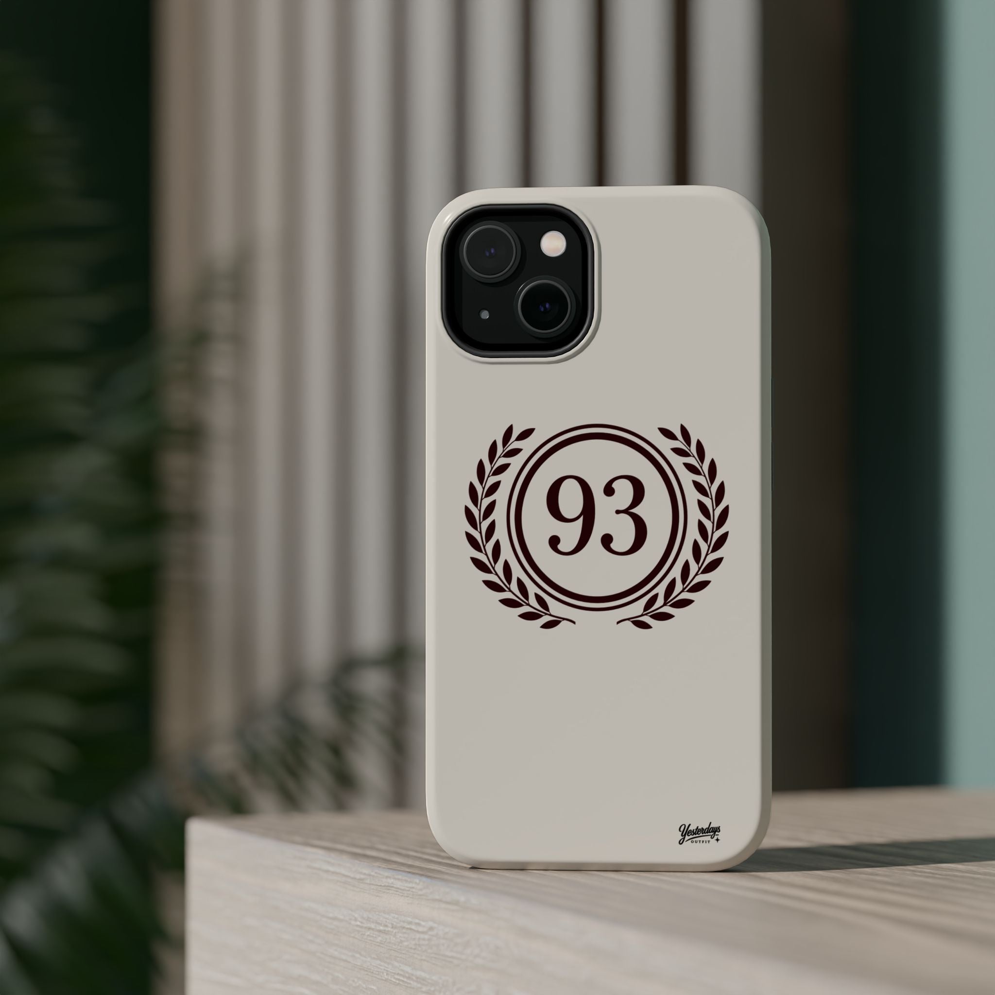 Laurel Wreath 93 Circle Phone Case | Magnetic Impact-Resistant Case
