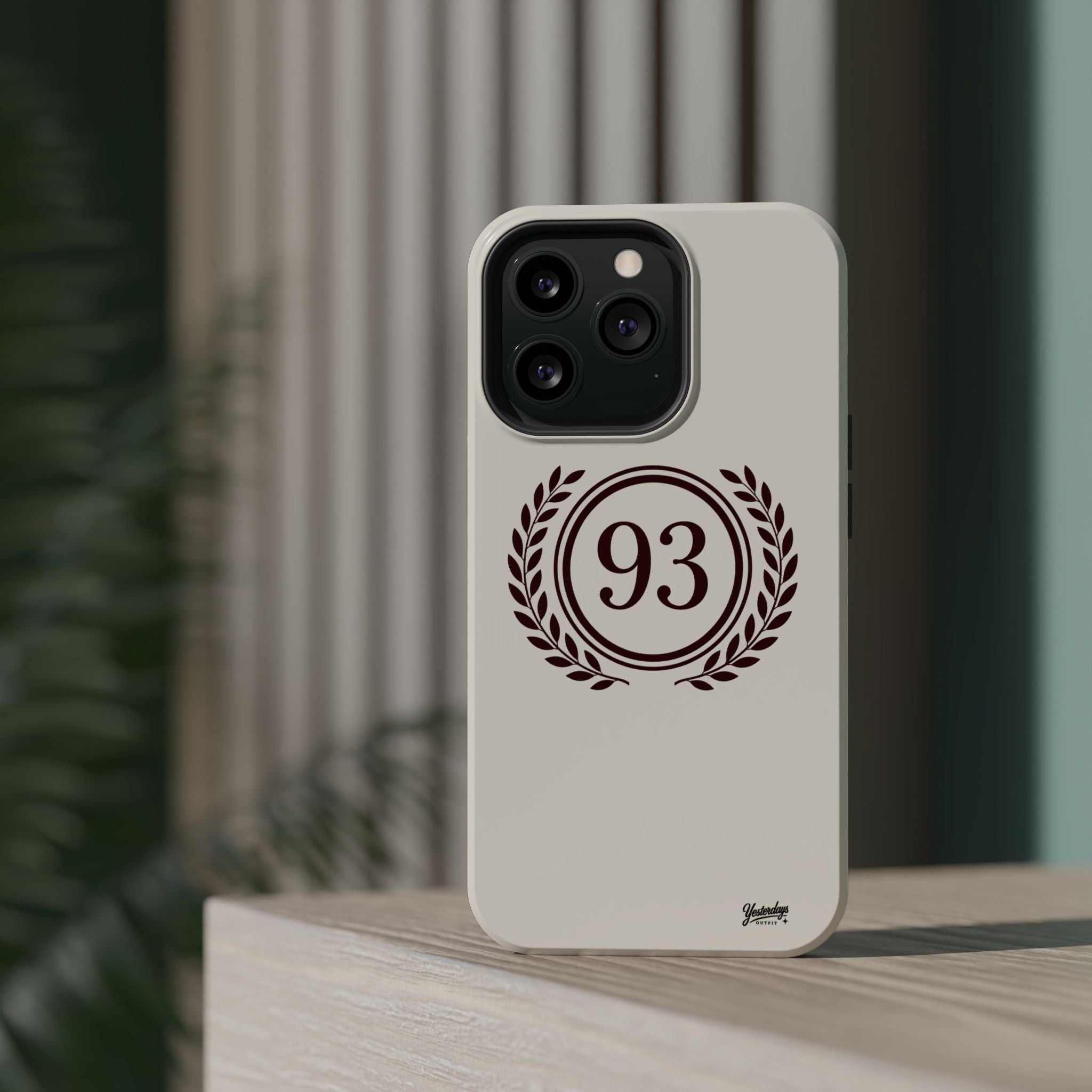 Laurel Wreath 93 Circle Phone Case | Magnetic Impact-Resistant Case